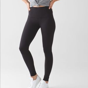 Lululemon wunder under III black size 4 leggings